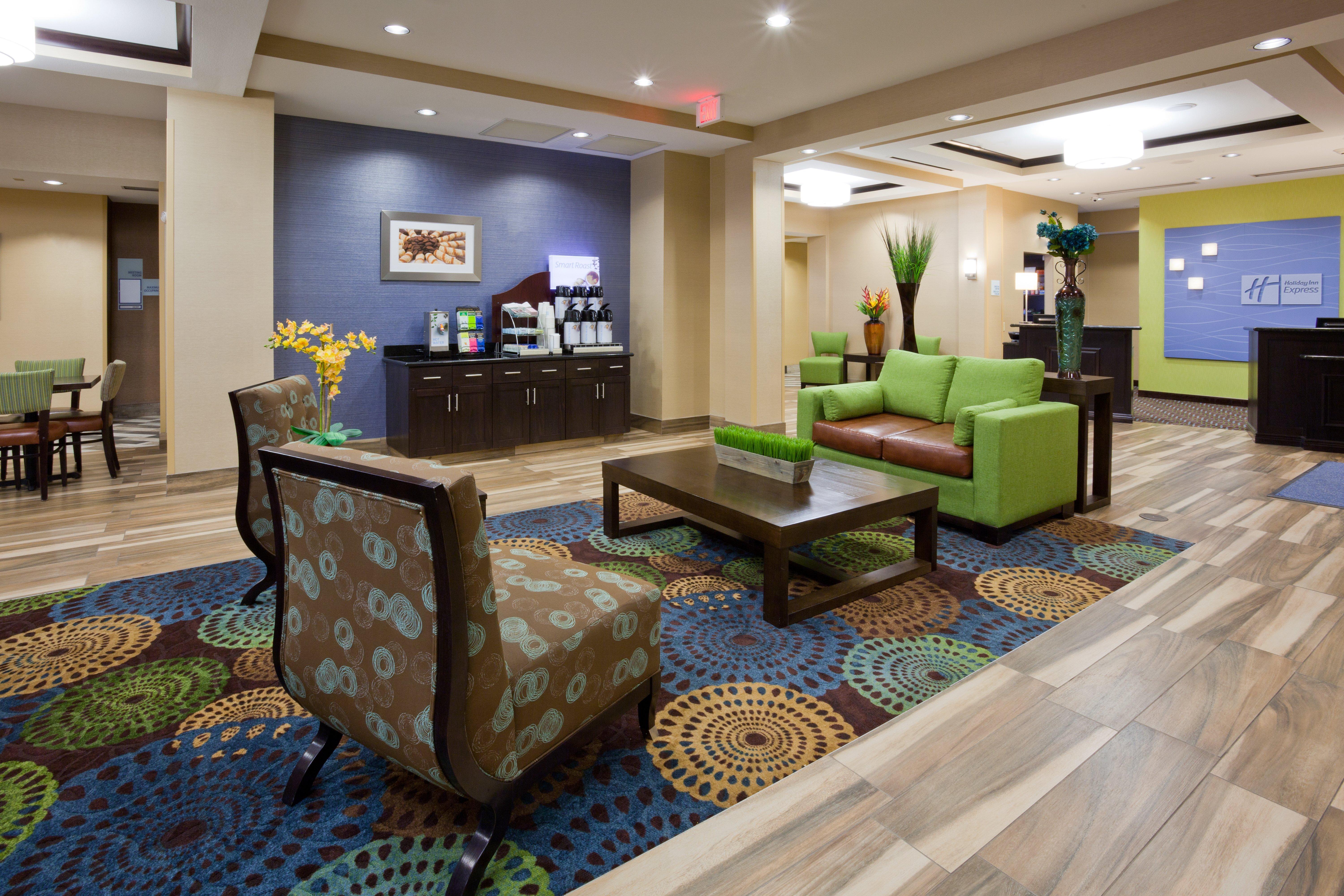 Holiday Inn Express & Suites Fort Dodge By Ihg Экстерьер фото