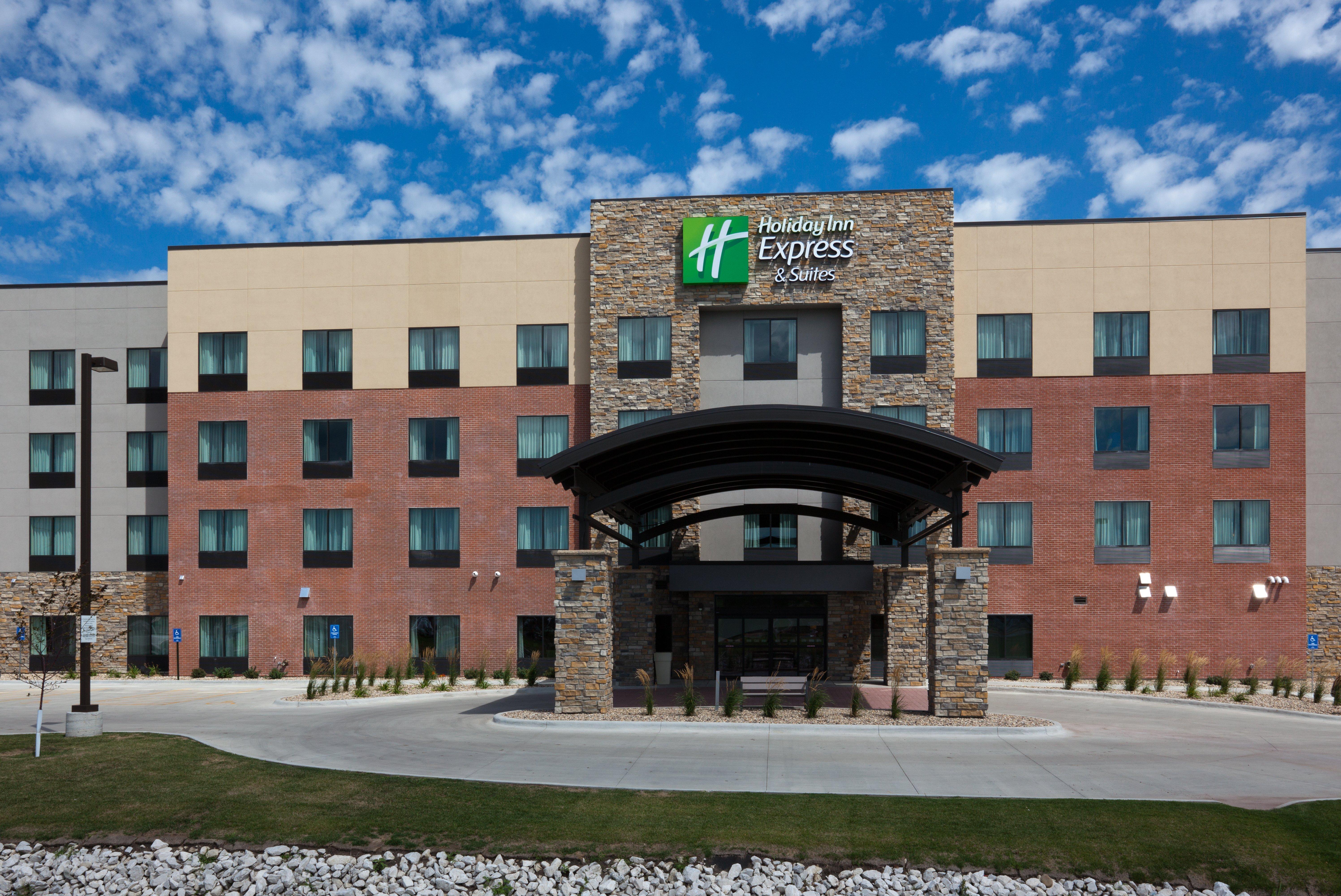 Holiday Inn Express & Suites Fort Dodge By Ihg Экстерьер фото