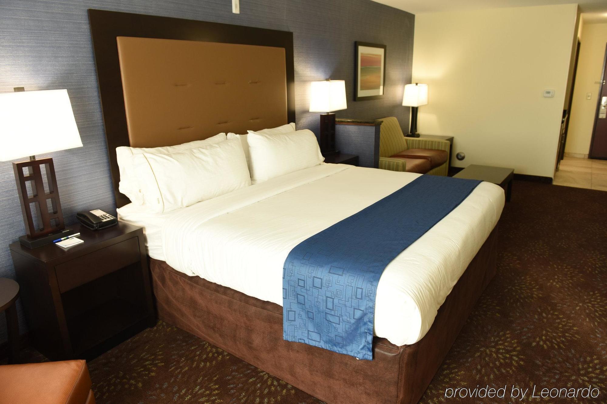 Holiday Inn Express & Suites Fort Dodge By Ihg Экстерьер фото