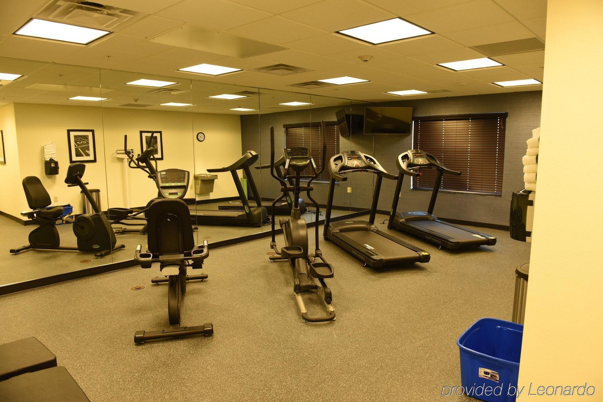 Holiday Inn Express & Suites Fort Dodge By Ihg Экстерьер фото