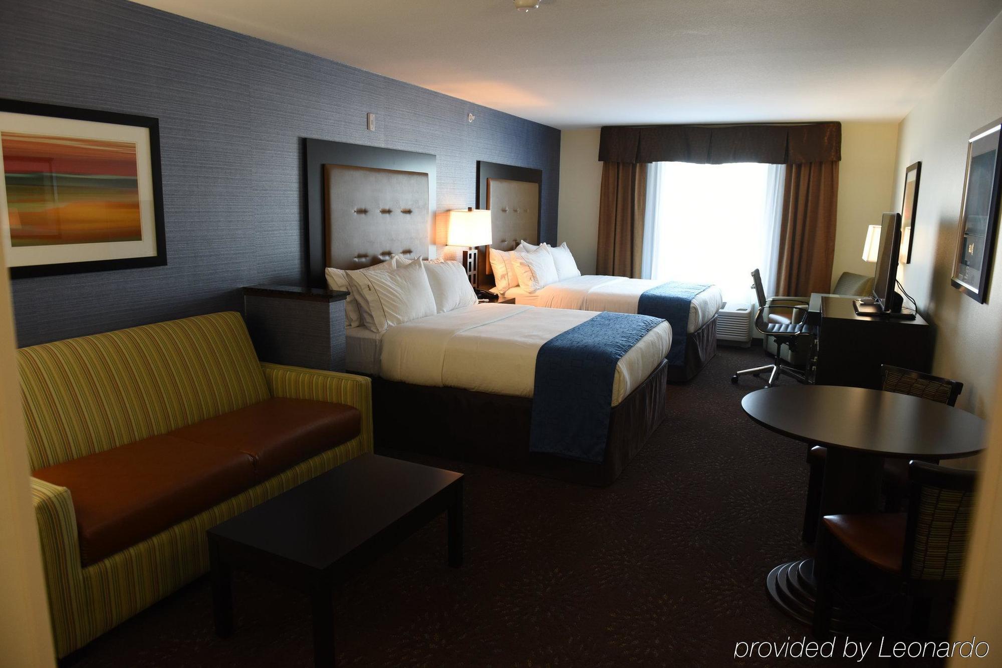 Holiday Inn Express & Suites Fort Dodge By Ihg Экстерьер фото