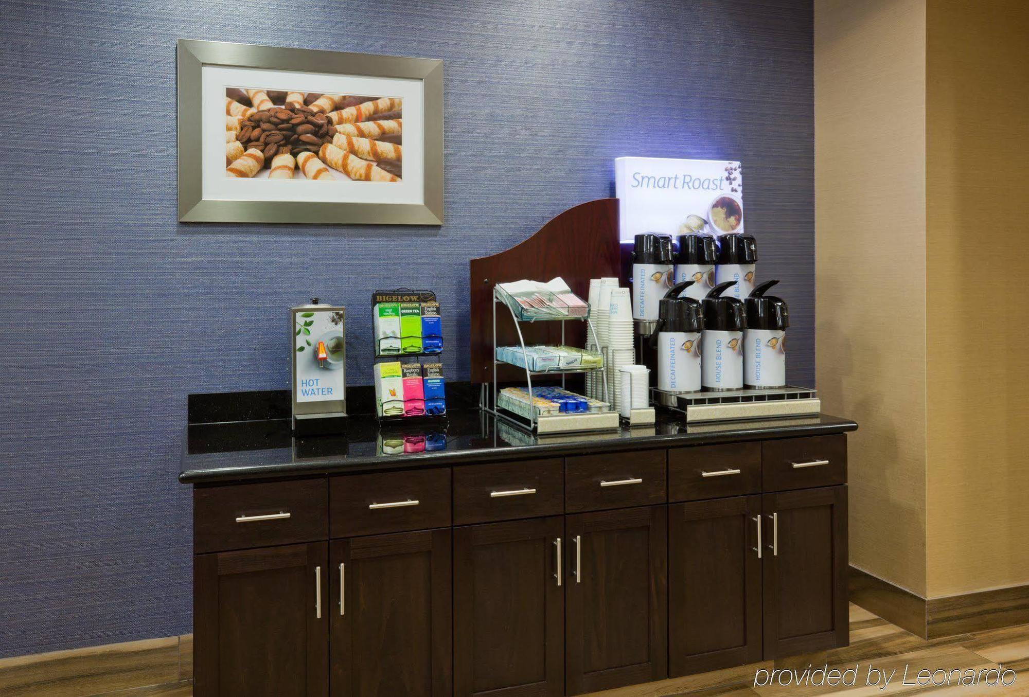 Holiday Inn Express & Suites Fort Dodge By Ihg Экстерьер фото