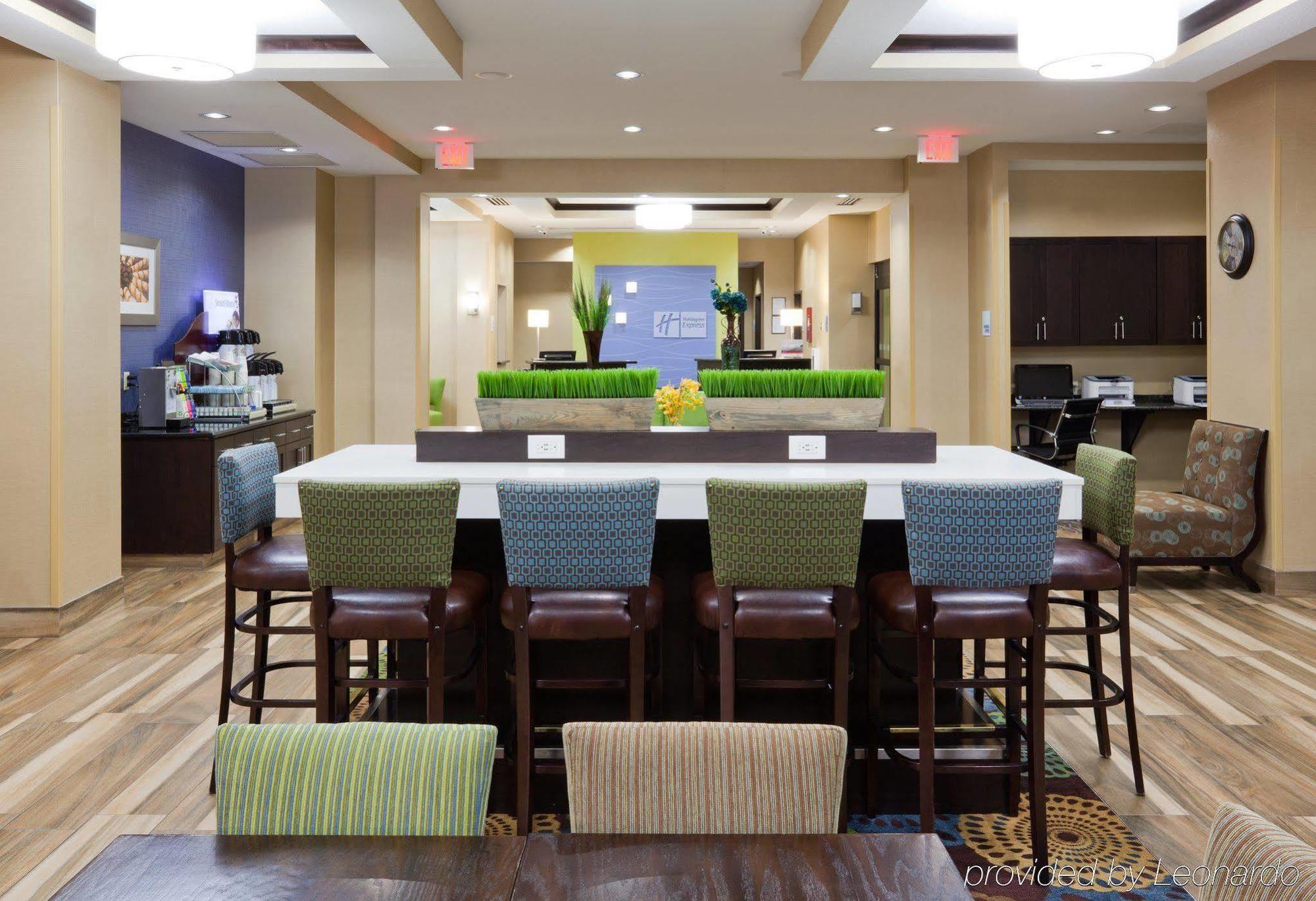 Holiday Inn Express & Suites Fort Dodge By Ihg Экстерьер фото